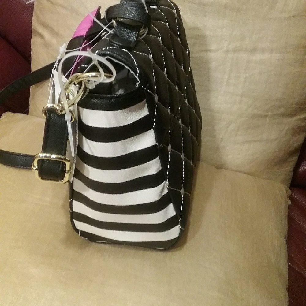 NWT Luv Betsey Small Satchel/Xbody Final Price - Picture 4 of 5
